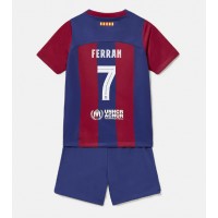 Camisa de Futebol Barcelona Ferran Torres #7 Equipamento Principal Infantil 2023-24 Manga Curta (+ Calças curtas)